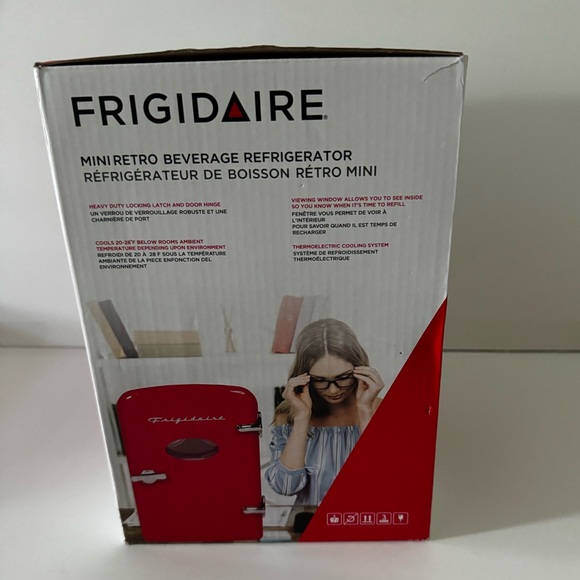Adorable Bright Red Frigidaire Retro Mini 6 Can Refrigerator NIB - Picture 6 of 6